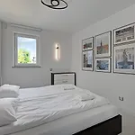 Sunrise Close To The & By Renters *